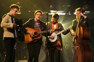 Mumford & Sons op Main Square Festival 2015 en op The 55th Annual GRAMMY Awards - MusiCares Person Of The Year Honoring Bruce Springsteen - Show