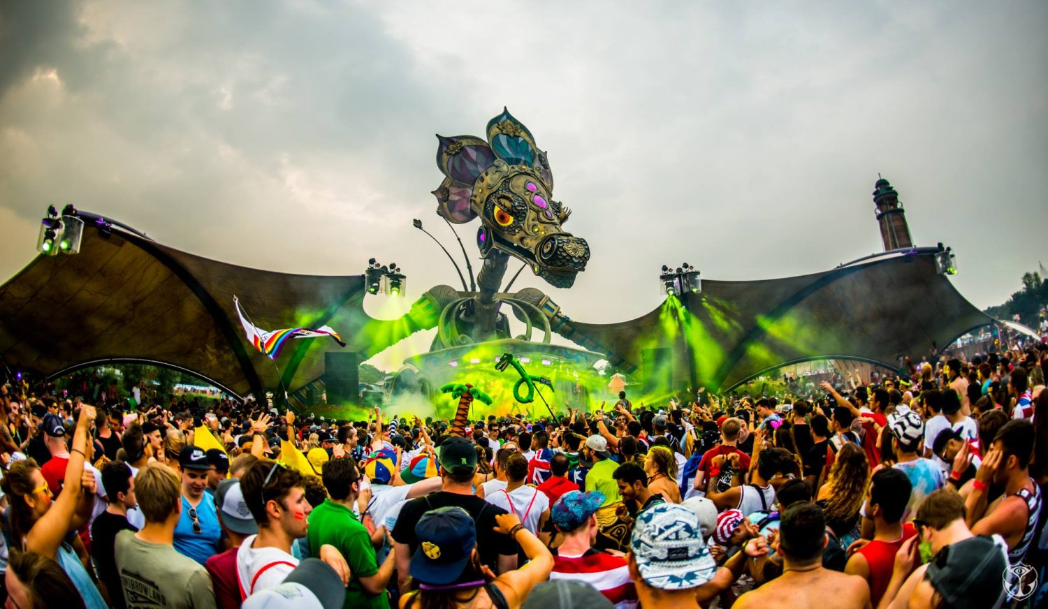 Tomorrowland verrast met Oscar and the Wolf op affiche