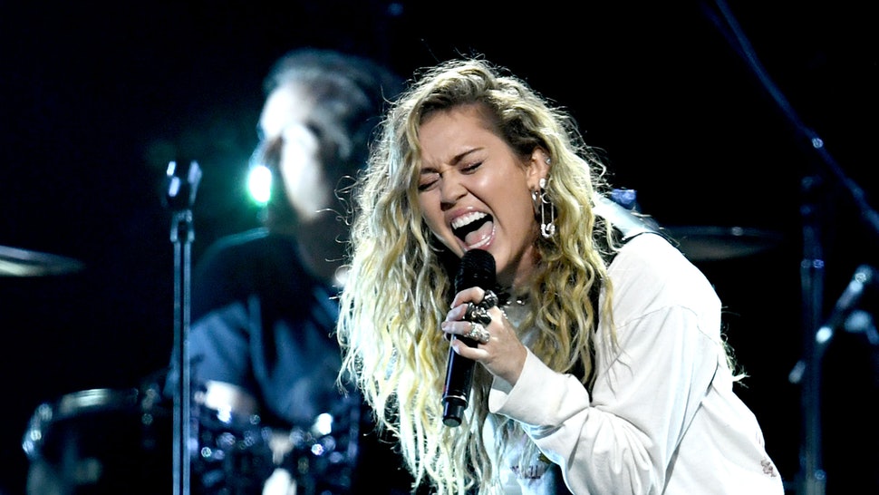 Miley Cyrus en 23 anderen maken affiche Tinderbox 2019 compleet